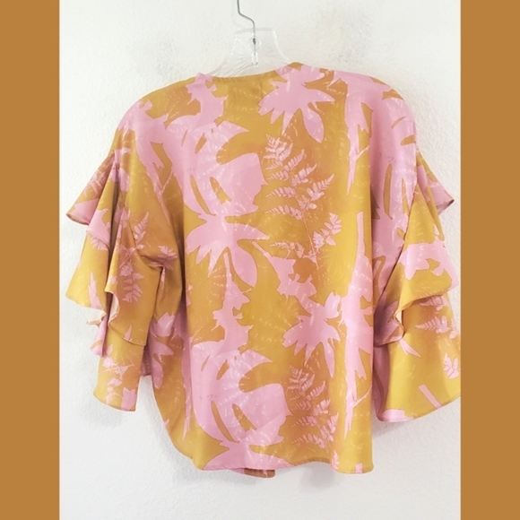 Eugenia Fernandez Ruffle Tie Front Print Top - Picture 3 of 6